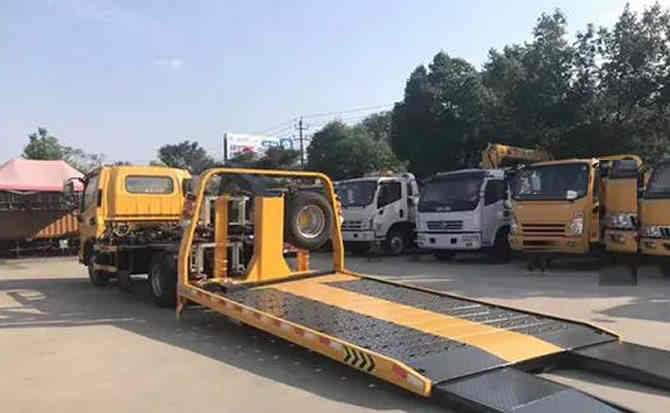 镇康汽车中途维修案例