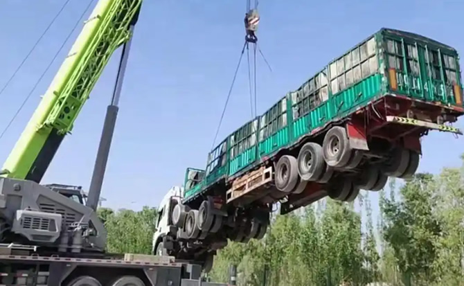 镇康道路脱困救援案例